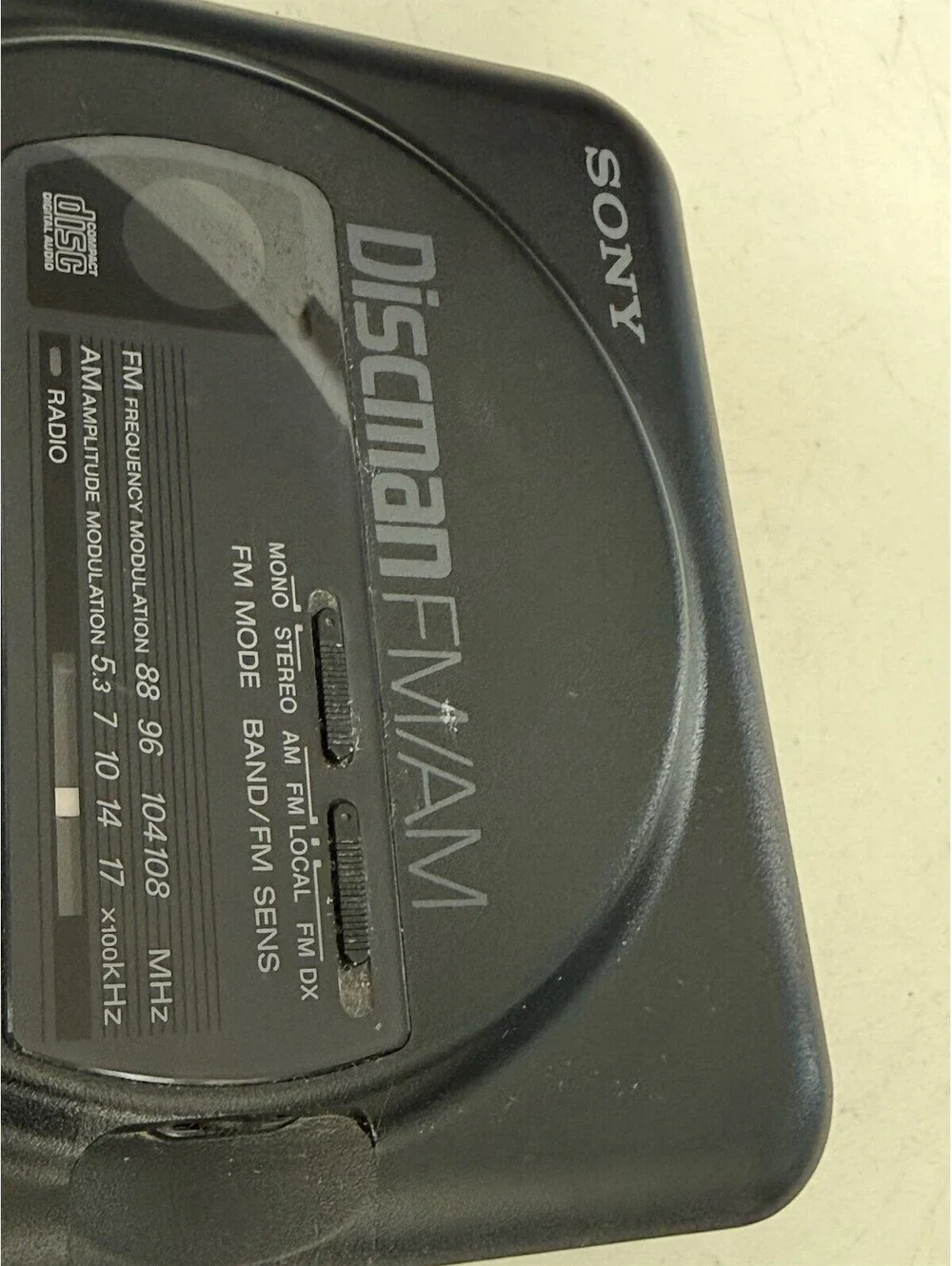 Sony Discman MegaBass D-T24 Portable FM/AM CD Compact Player , Working Great
